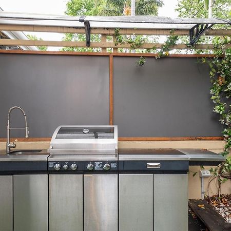 Mesmerising 3 Bedroom Home - Cinema Room & Spa Bath Sydney Exterior photo