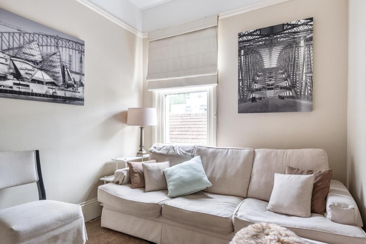 Mesmerising 3 Bedroom Home - Cinema Room & Spa Bath Sydney Exterior photo