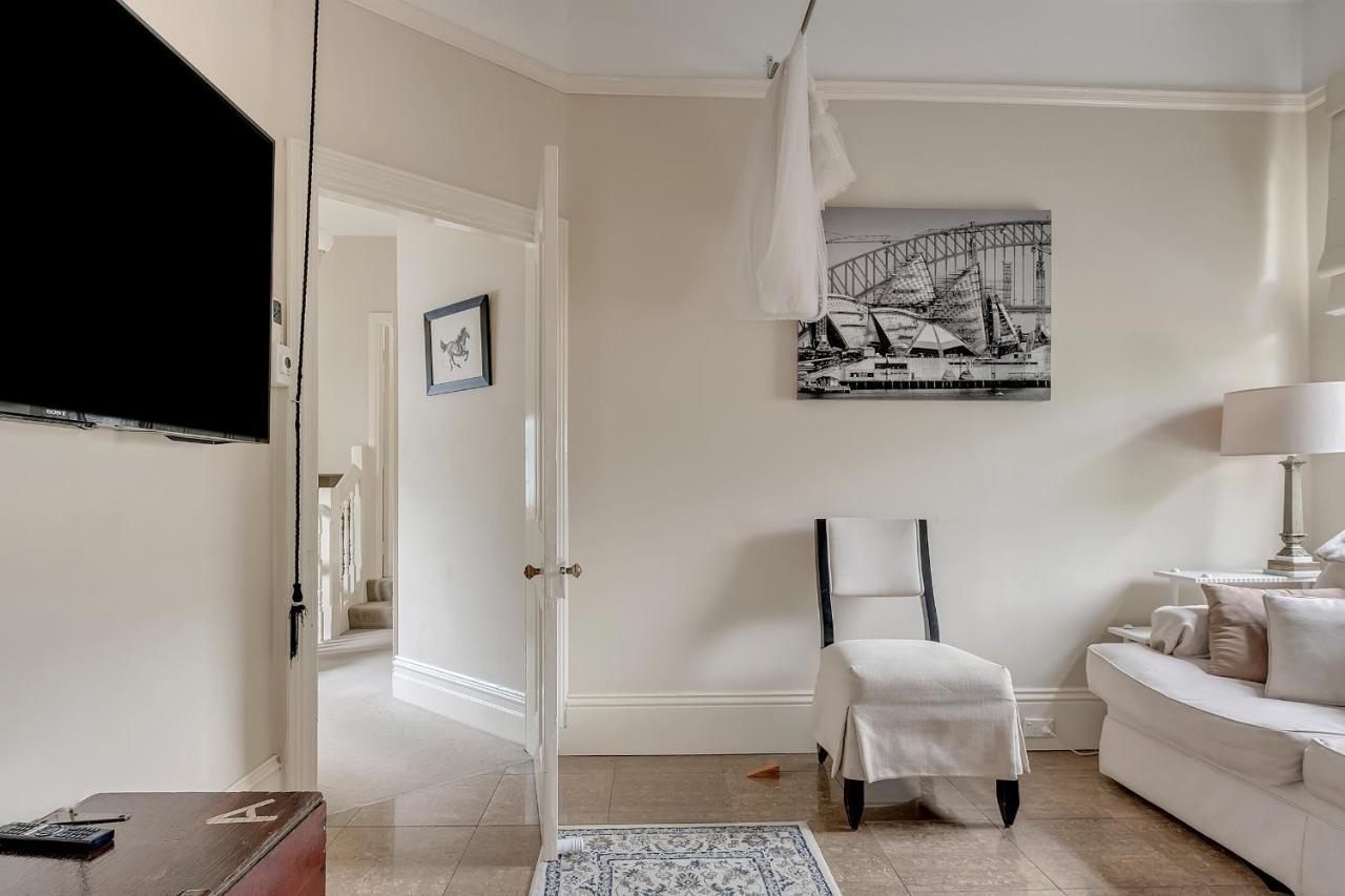 Mesmerising 3 Bedroom Home - Cinema Room & Spa Bath Sydney Exterior photo
